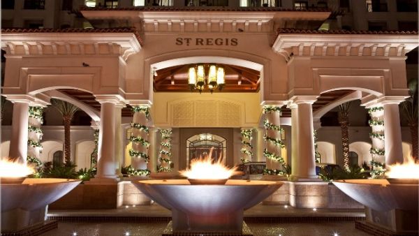 Allow yourself the luxury of an unforgettable festive season at The St. Regis Saadiyat Island Resort, Abu Dhabi. Allow yourself the luxury of an unforgettable festive season at The St. Regis Saadiyat Island Resort, Abu Dhabi.