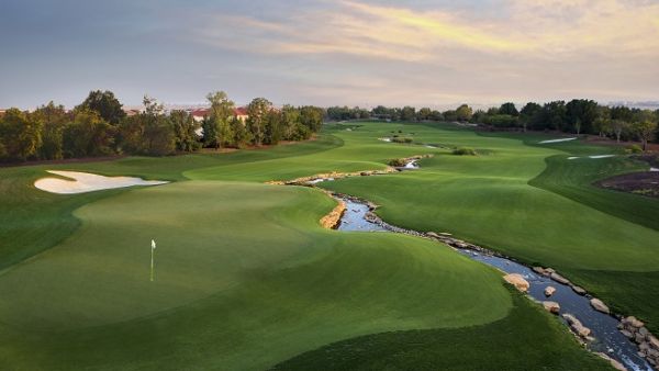 The Earth Course is one of Jumeriah Golf Estates’ two championship golf courses designed by the professional golf legend Greg Norman. The Earth Course is one of Jumeriah Golf Estates’ two championship golf courses designed by the professional golf legend Greg Norman.