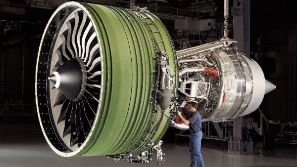 محركات GE90