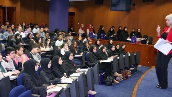 اقتراب الموعد النهائي للقبول بالجامعة اقتراب الموعد النهائي للقبول بالجامعة
