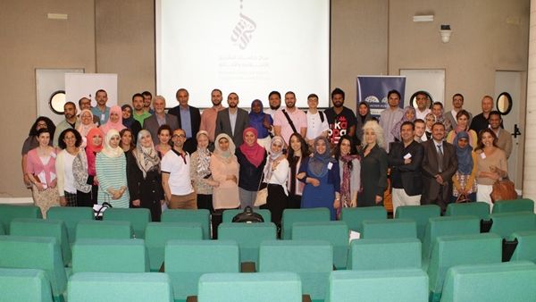 الأساتذة والطلبة المشاركون في الجامعة الصيفية الثانية التي نظمها مركز دراسات التشريع الإسلامي والأخلاق في غرناطة الأساتذة والطلبة المشاركون في الجامعة الصيفية الثانية التي نظمها مركز دراسات التشريع الإسلامي والأخلاق في غرناطة