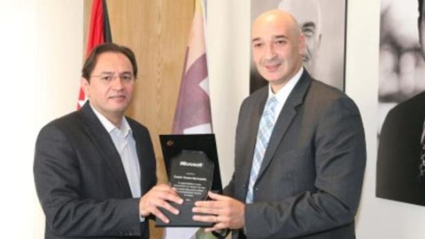 Omar Maani, Mayor of the Greater Amman Municipality and Sayed Hashish, Microsoft Regional General Manager, North Africa East Mediterranean & Pakistan (NEPA) Omar Maani, Mayor of the Greater Amman Municipality and Sayed Hashish, Microsoft Regional General Manager, North Africa East Mediterranean & Pakistan (NEPA)