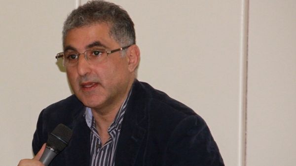 الدكتور ساري حنفي