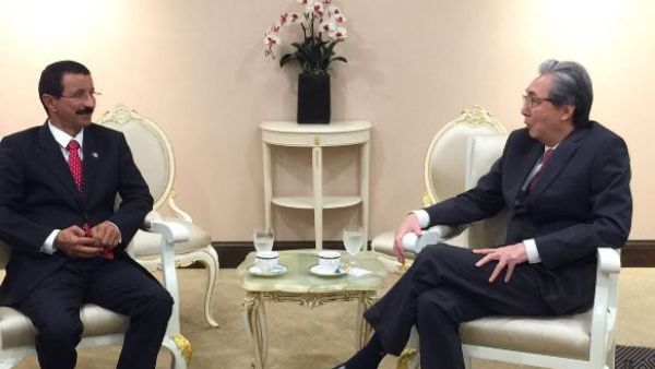 Sultan bin Sulayem during meeting with Mr. Somkid Jatusripitak, Deputy Prime Minister of Thailand