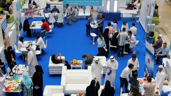 موظفو وعملاء جافزا خلال الفعاليات الصحية التي نظمت في المنطقة الحرة
