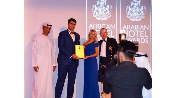 تسلم السيد نعمة درويش الرئيس التنفيذي لمجموعة فنادق ومنتجعات جنة هذه الجوائز خلال حفل أقيم مؤخرا في فندق جاي دبليو ماريوت ماركي بدبي وهى جائزة أفضل فندق صغير في العالم العربي وجائزة أفضل فندق صغير وأفضل فندق مُستدام على مستوى مدينة أبوظبي.