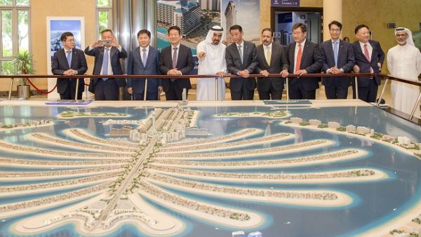 The group, welcomed by Nakheel Chairman Ali Rashid Lootah, discussed the company’s current and planned projects and the real estate investments on offer in Dubai. The group, welcomed by Nakheel Chairman Ali Rashid Lootah, discussed the company’s current and planned projects and the real estate investments on offer in Dubai.