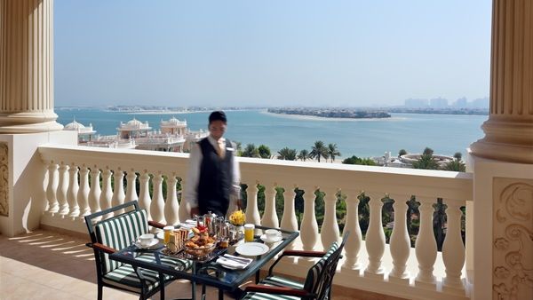 فندق كمبينسكي بالم جميرا ريزيدنس يطلق تجربة الشاي بعد الظهر 