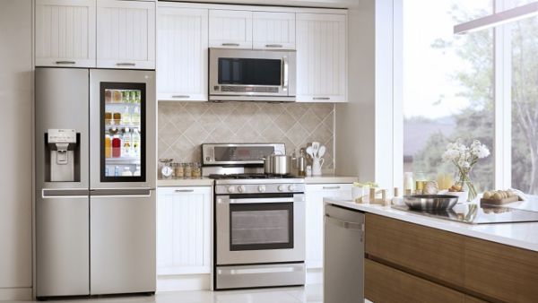 The large Door-in-Door even provides storage space to maximize both flexibility and convenience.  The large Door-in-Door even provides storage space to maximize both flexibility and convenience.