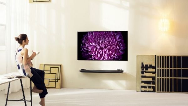 LG - SIGNATURE OLED TV