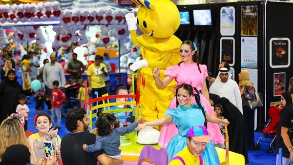 سيحصل الزوار على فرصة الفوز بقسائم شرائية بقيمة 5,000 درهم إماراتي، في كل مرة ينفقون فيها 200 درهم إماراتي في عالم مدهش من 20 وحتى 26 أغسطس على ألعاب مختارة. 