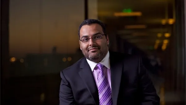 السيد منير وانعيمي، المحاضر المساعد بالجامعة