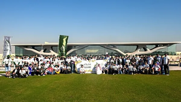 المشاركون يحتفلون بالحملة السنوية لزراعة الأشجار "غرس" في المدينة التعليمية