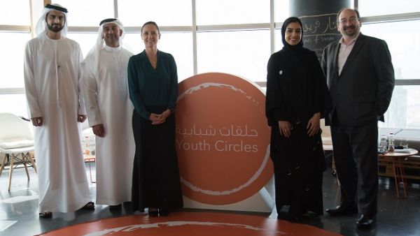 يسعى مجلس الإمارات للشباب إلى التعاون مع الشركات من أجل تشكيل مجالس مؤسسية، مثل مجلس EY للشباب.