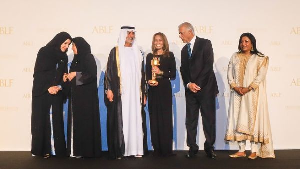 رافية إبراهيم، رئيسة إريكسون الشرق الأوسط وإفريقيا تستلم الجائزة رافية إبراهيم، رئيسة إريكسون الشرق الأوسط وإفريقيا تستلم الجائزة