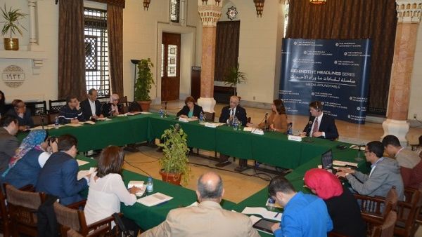 خلال المائدة المستديرة