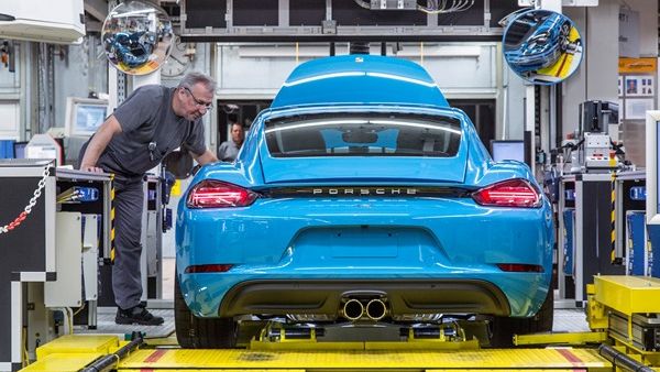 718 كايمن