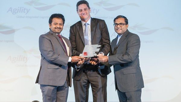 Sam Chacko (L) and Shaju Chacko Thanik from flydubai Cargo recieving the award Sam Chacko (L) and Shaju Chacko Thanik from flydubai Cargo recieving the award