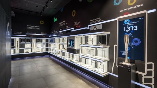 Samsung will encourage fans and athletes to “Do What You Can’t” through fun, immersive experiences across multiple Samsung Olympic Showcases. Samsung will encourage fans and athletes to “Do What You Can’t” through fun, immersive experiences across multiple Samsung Olympic Showcases.