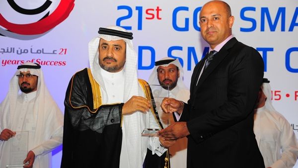 Smart Solution Services Providers Excellence Award received by Safder Nazir from Huawei