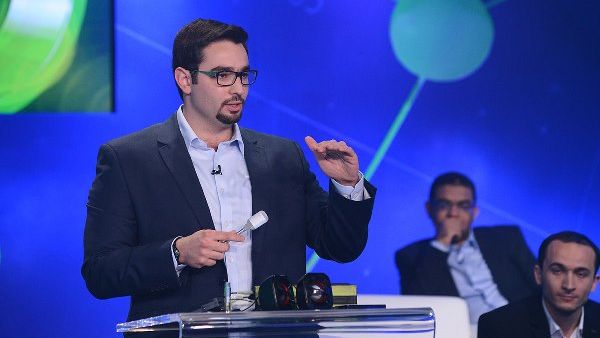 المخترع السوري، أنور المجركش، خلال مشاركته في منافسات الموسم الخامس من برنامج نجوم العلوم