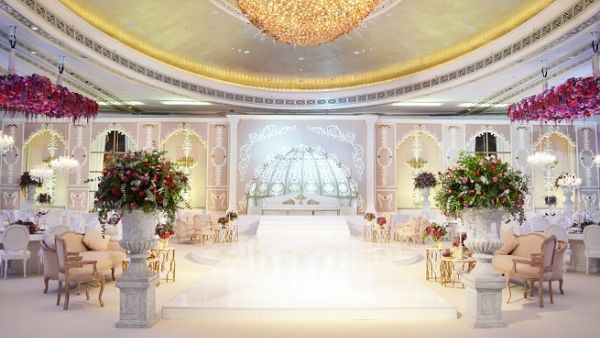 A setting that strikes a fine balance between impressive grandeur and close intimacy at The St. Regis Abu Dhabi. A setting that strikes a fine balance between impressive grandeur and close intimacy at The St. Regis Abu Dhabi.