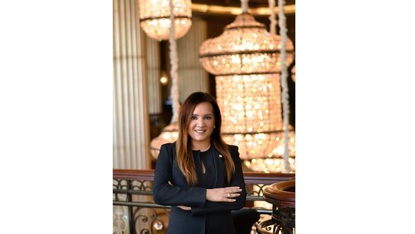 السيدة سونا شاه، مديرة التسويق والاتصالات