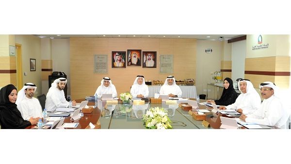 معالي الشامسي خلال ترأسه اجتماع مجلس امناء الكليات وفق التشكيل الجديد معالي الشامسي خلال ترأسه اجتماع مجلس امناء الكليات وفق التشكيل الجديد