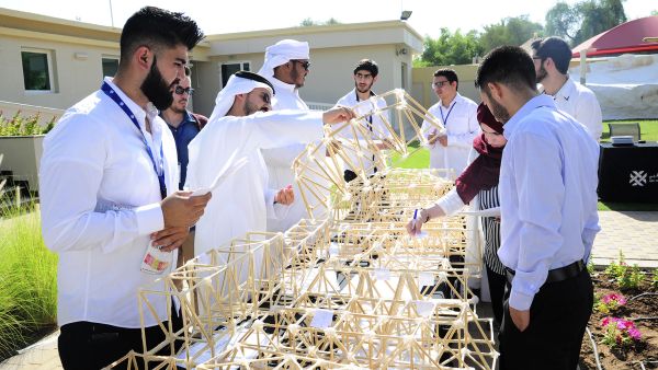 هدفت المسابقة إلى تطوير المهارات الإبداعية لطلبة المدارس وإتاحة الفرصة أمامهم لاستعراض تصاميمهم المبتكرة في إنشاء الجسور.