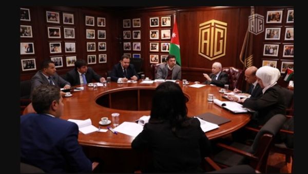 خلال الإجتماع