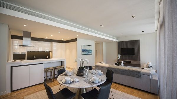 The 698 one-to-four-bedroom apartments, four penthouses and 17 townhouses at Bluewaters benefit from stunning views of the Arabian Gulf and city skyline. The 698 one-to-four-bedroom apartments, four penthouses and 17 townhouses at Bluewaters benefit from stunning views of the Arabian Gulf and city skyline.