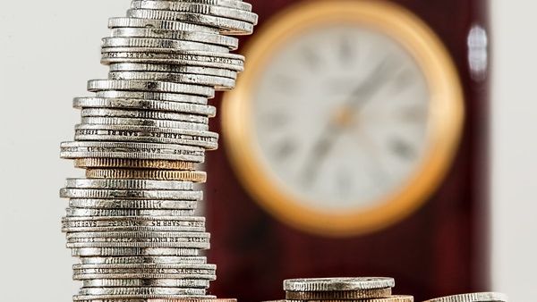 استمرت الوكالة في حديثها عن شركات التأمين في المملكة قائلةً أنها تربح كثيراً على الصعيدين الاستثماري وأرباح الاكتتاب الفنية. (Pixabay)