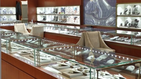 متجر مجموعات داماس الجديد في النخيل مول متجر مجموعات داماس الجديد في النخيل مول
