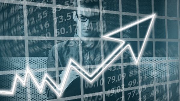 The forex market offer investors the full benefits of unlimited profits for a limited risk. (Pixabay)