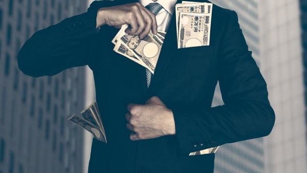 لو تم تقسيم الأموال بالتساوي على البشر فكم ستكون حصة كل شخص؟
