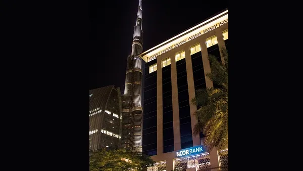 المقر الرئيسي لنور بنك في إعمار سكوير، وسط مدينة دبي