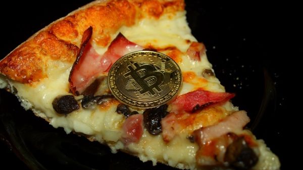 قيمة البيتكوين التي دفعها في ذلك الوقت، كان يمكن أن تصل إلى 84 مليون دولار بأسعار اليوم.
