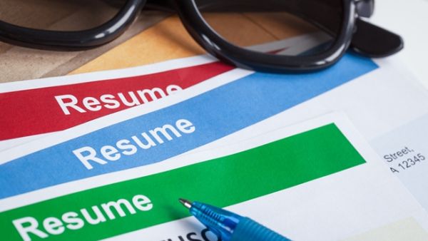 There are at least four major problems with sending too many job applications. In this article, career expert Rania Oteify explains. (Shutterstock)