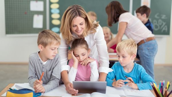 In future workplaces, 41 percent more time will be spent on critical thinking. (Shutterstock)