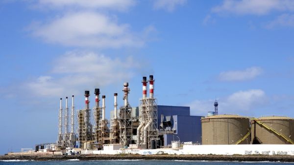 Saudi Arabia plans to build nine desalination plants for more than SR2 billion ($530 million) on the Red Sea coast, it said on Sunday. (Shutterstock)