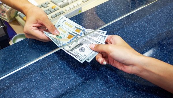 The remittances of expatriate workers in Kuwait had declined during 2017 by 9.2 percent to KD 4.14 billion compared to KD 4.56 billion in 2016. (Shutterstock)