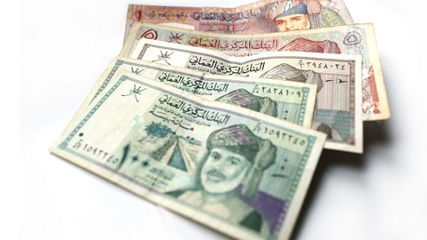 بدء إنتاج الغاز الطبيعي وفتح مطار جديد في مسقط سيحقق أقوى نمو للسلطنة منذ عام 2015.