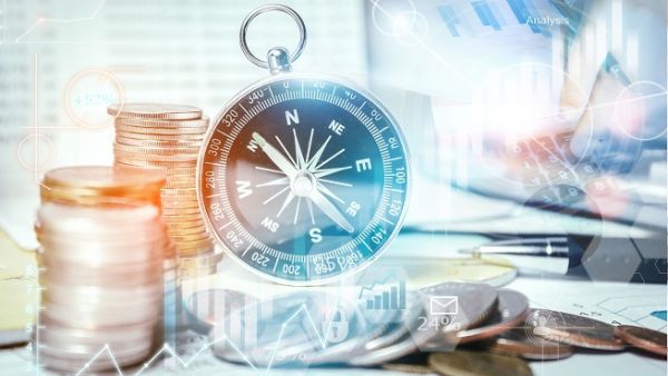 Achieving Saudi Arabia’s ambitious Vision 2030 requires consolidation of regulations to attract foreign investment, create new jobs and transfer private sector skills to the public sector. (Shutterstock)