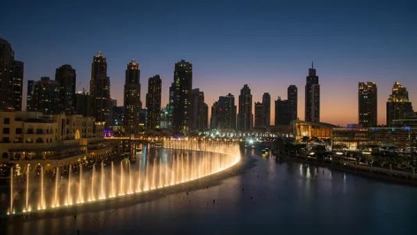 Seeing the dancing fountains at Dubai Mall is a kind of rite of passage, especially if you're new in town. (Shutterstock)