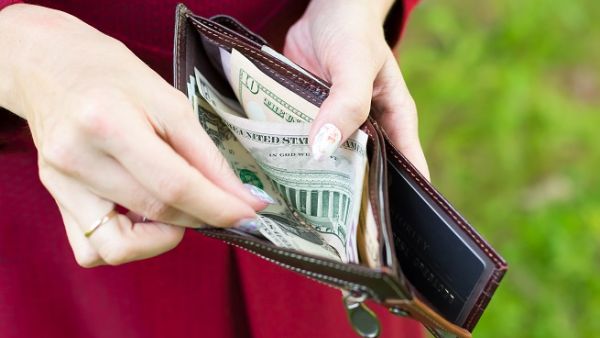 Consumers in the Middle East are becoming more cost conscious. (Shutterstock)