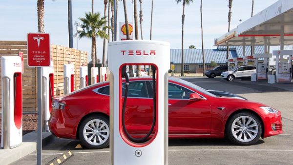 Electric automaker Tesla has formed an independent special committee to explore the possibility of becoming a private company. (Shutterstock)
