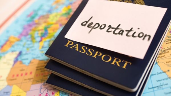 A total of 4,557 expatriates were deported and another 5,413 arrested for “violating provisions of the Labour Law”. (Shutterstock)