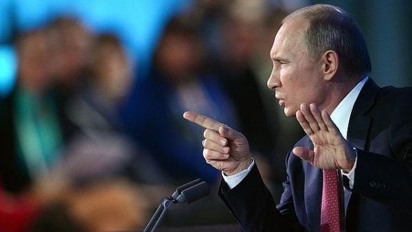 Russian President Vladimir Putin pointing the finger (AFP/File Photo)	