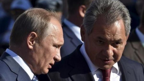 وزير الدفاع الروسي سيرجي شويجو مع الرئيس فلاديمير بوتين
