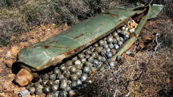  Cluster munitions in Deir Ezzor (Twitter)